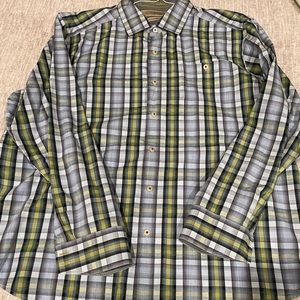 Tommy Bahama collar button plaid shirt euc